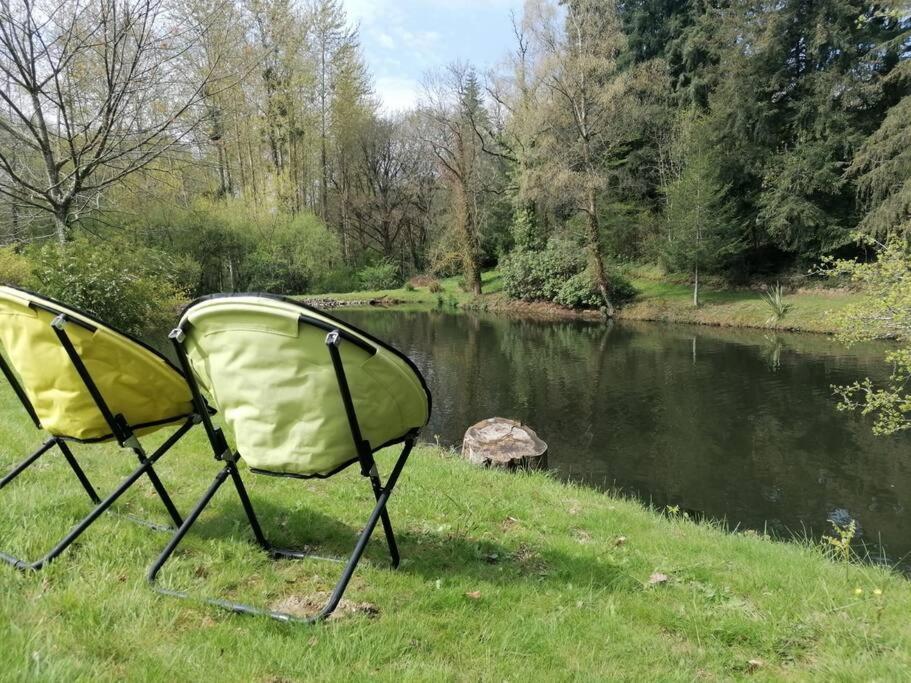 Chalet En Pleine Nature Au Bord D'Un Etang Lanvallay Esterno foto