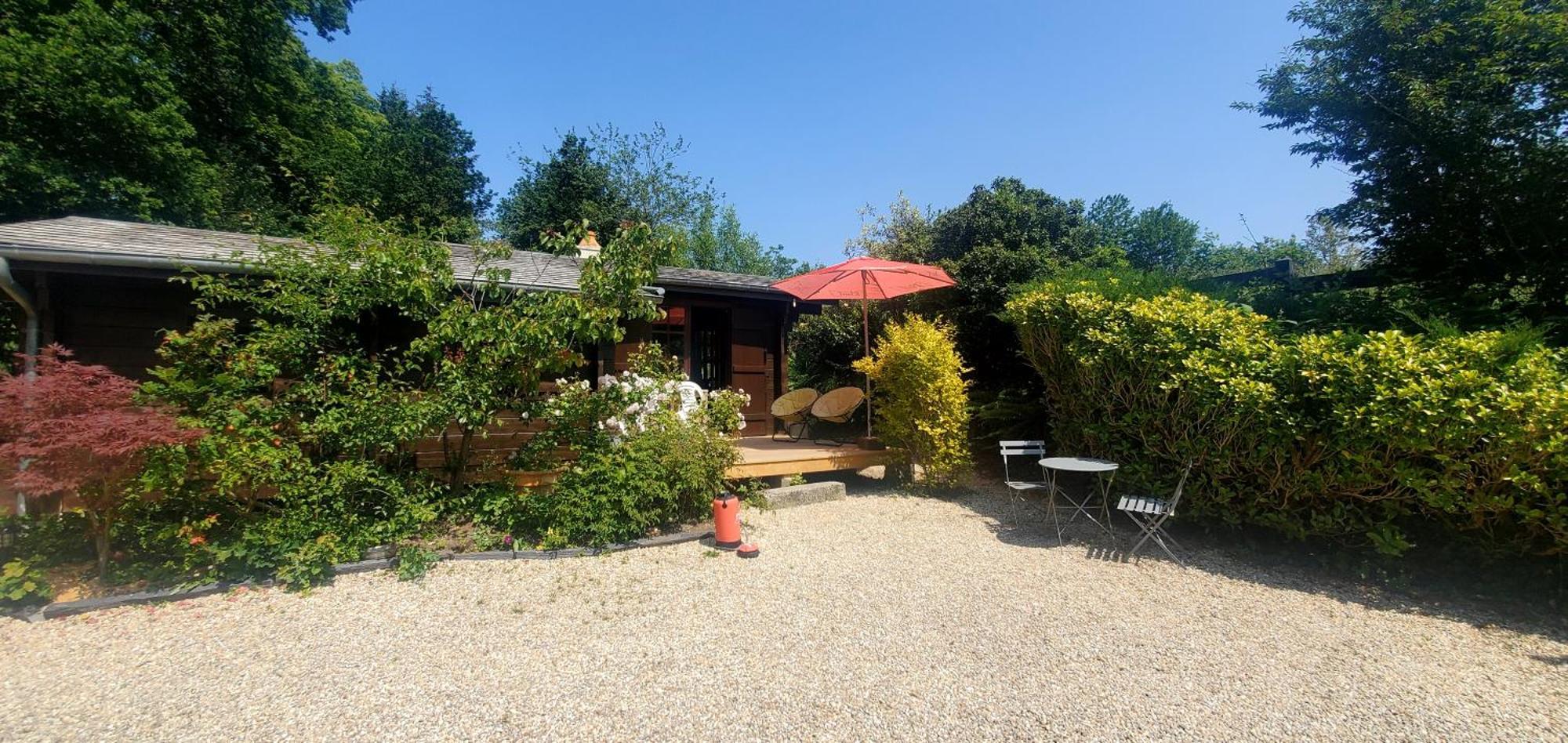 Chalet En Pleine Nature Au Bord D'Un Etang Lanvallay Esterno foto