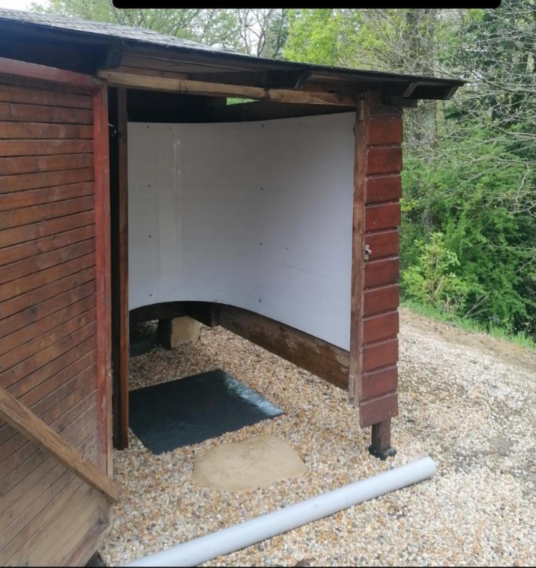 Chalet En Pleine Nature Au Bord D'Un Etang Lanvallay Esterno foto